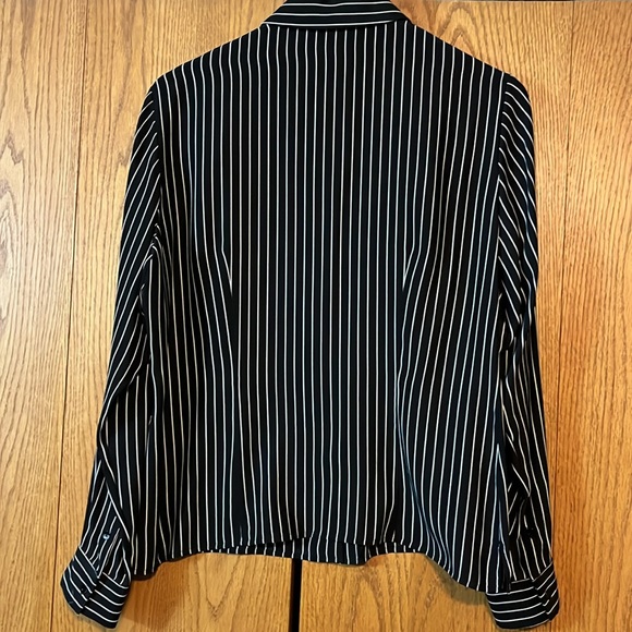 Rena Rowan women’s silk blouse in black w/cream stripe. Size 14 - Picture 4 of 4